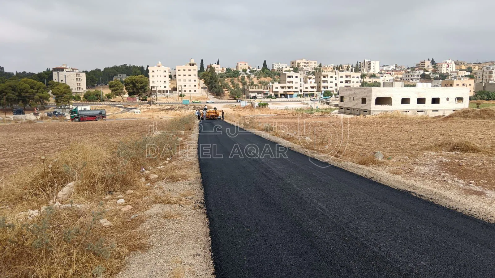 أرض في مشروع المربط-مقابل كلية الدفاع - 75,000 دأ - صورة 1